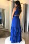 Vestido com babados e recortes laterais