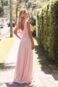 vestido longo fluido com cinto bordado
