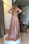 Vestido rosé gold com efeito glitter